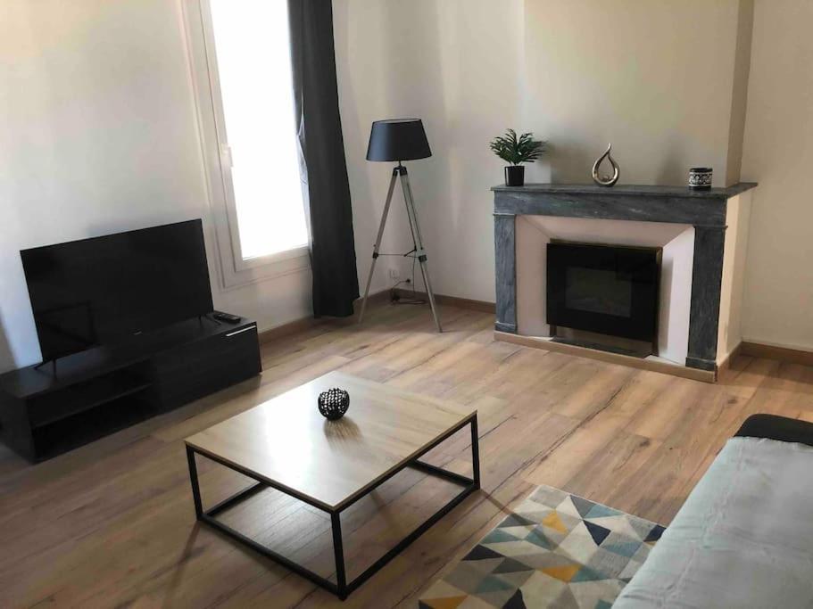 Appartement Spacieux Centre Ville Rivesaltes Exterior photo